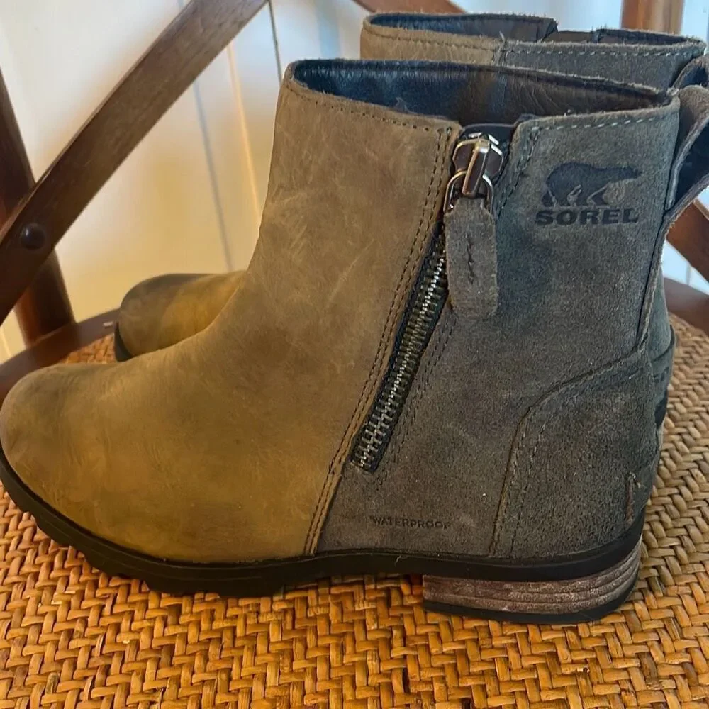 Sorel brown leather Chelsea boots size 6
